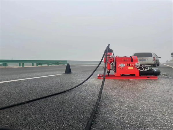 西沙马路路基路面开裂下沉注浆加固灌浆